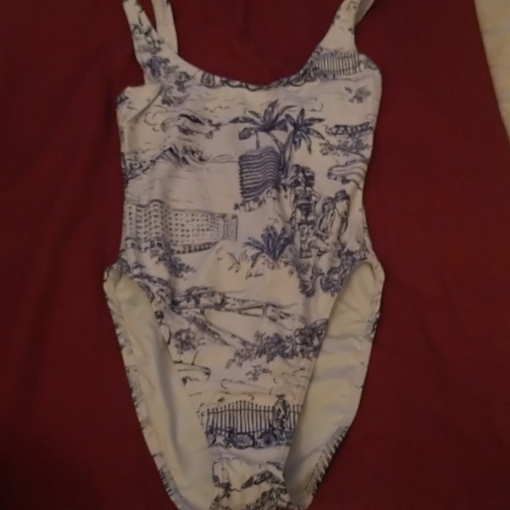 Swimming suit